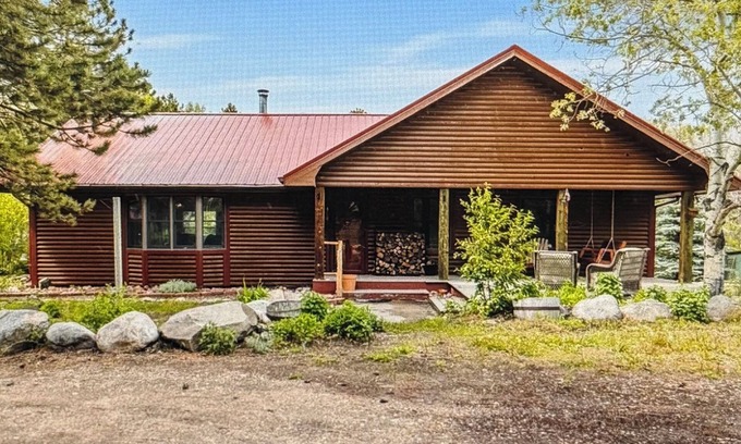 Rustic Cabin | Cozy cabin on Poudre River