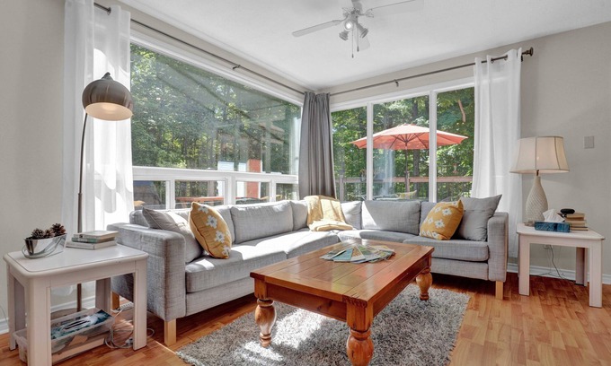 Parham Cabin | Cozy Cabin w/Central Heat/Fireplace/Game Room/Snowshoes. 45 min. N. of Kingston