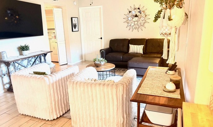 Central Scottsdale Condo | Cozy Cactus Condo in Scottsdale