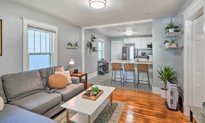 Cedar Rapids House | Cozy Cedar Rapids Abode w/ Private Hot Tub