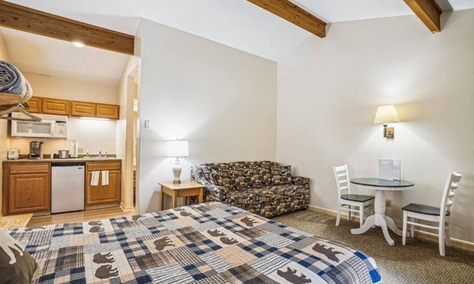 West Bridgewater Apartment | Cozy Cedarbrook Studio - Minutes to Killington, Pico, & Okemo!