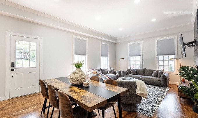 Mount Auburn House | Cozy, Central & Chic 5-bedroom house in Cincinnati
