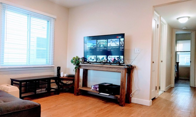 Oak Park House | Cozy Centrally Located Home!
