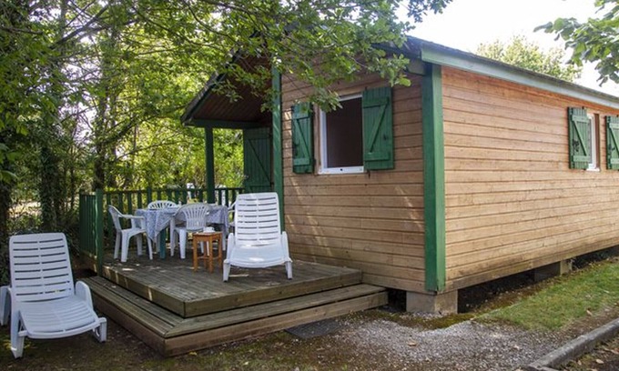 Naucelle Ski Chalet | Cozy chalet with terrace for 2 in Naucelle