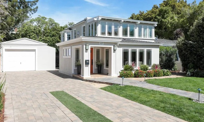 University South House | Cozy Charming Home in Heart of Palo Alto