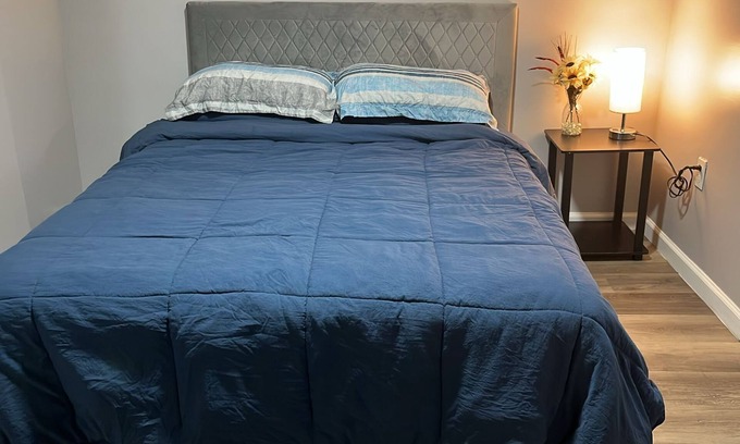 Newark Bed & Breakfast | Cozy &Charming room E !