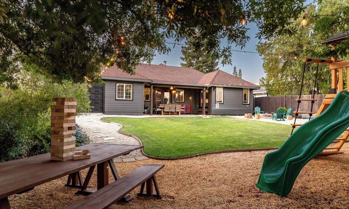 Citrus Heights House | Cozy City Cabin w/King Bed/Fire Pit/Foosball/Arcades/Playground and Nice Yard