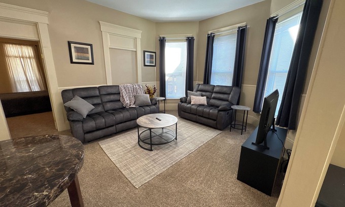 Columbus Apartment | Cozy Columbus Apartment - 1 mile from Cummins HQ & Downtown