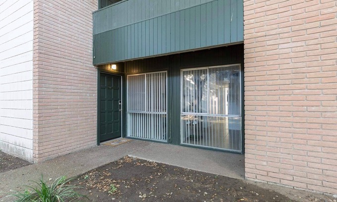 Edinburg Apartment | Cozy & Comfy 2‑Bed Apt, Free Parking, Walk to UTRGV