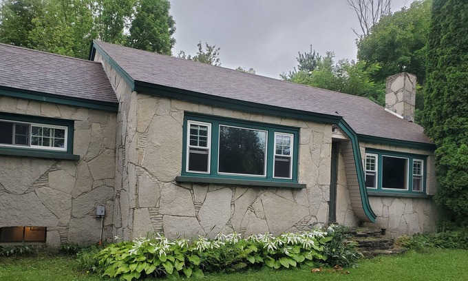 Charlevoix House | Cozy Comfy Cottage