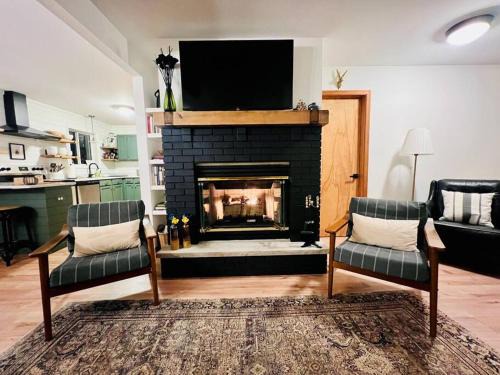 Albrightsville House | Cozy Cottage by the Lake