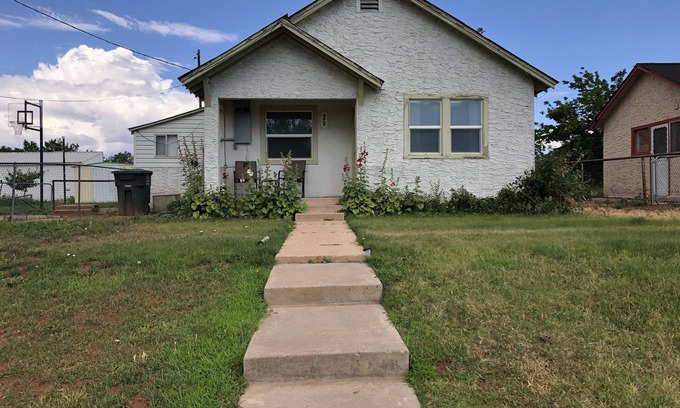 Blanding Cottage | Cozy Cottage Close to Everything