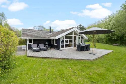Dronningmolle House | Cozy Cottage Just 200 M From The Beach