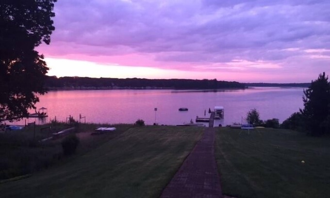 Baldwin Cottage | Cozy cottage on Big Star Lake with sunset views and family fun!