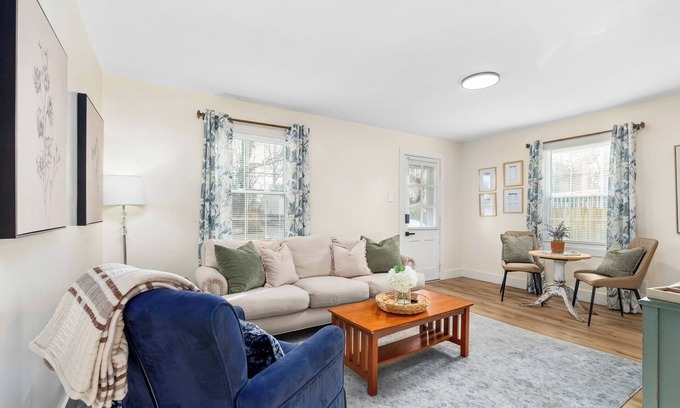 Lynchburg House | Cozy Cottage on Perrymont 2-bed house quick access to the universities & Mall