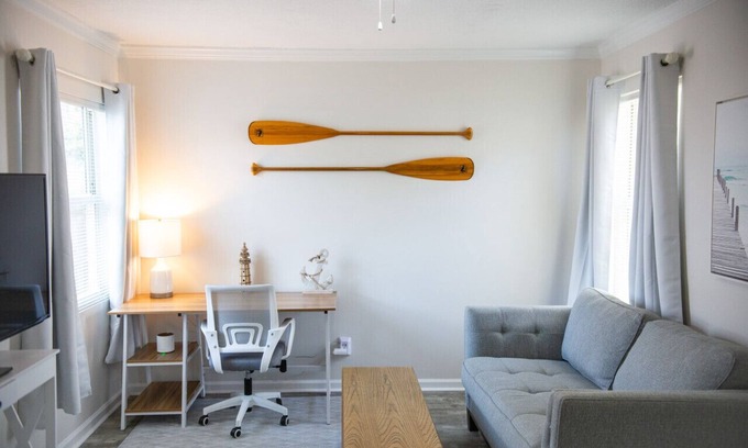 Jacksonville Beach House | Cozy Cottage only 4 Blocks from the Ocean!