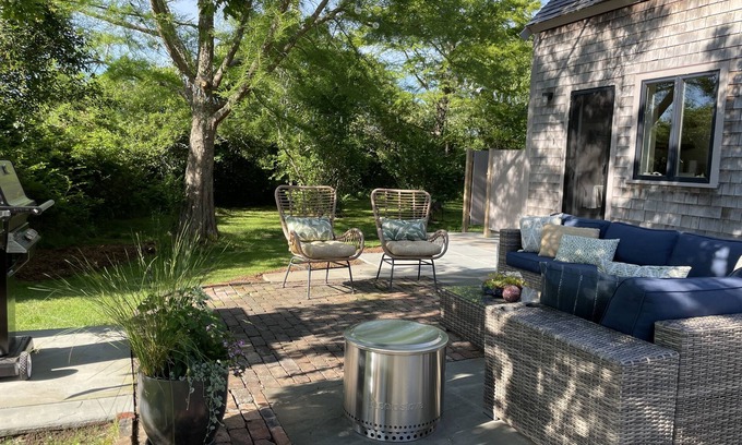 West of Town Cottage | Cozy cottage with easy living half way between Cisco Beach and Nantucket town