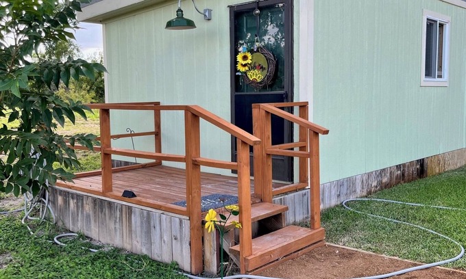 Lampasas Cottage | Cozy Cottage with Fire Pit, Deck and Stargazing Views