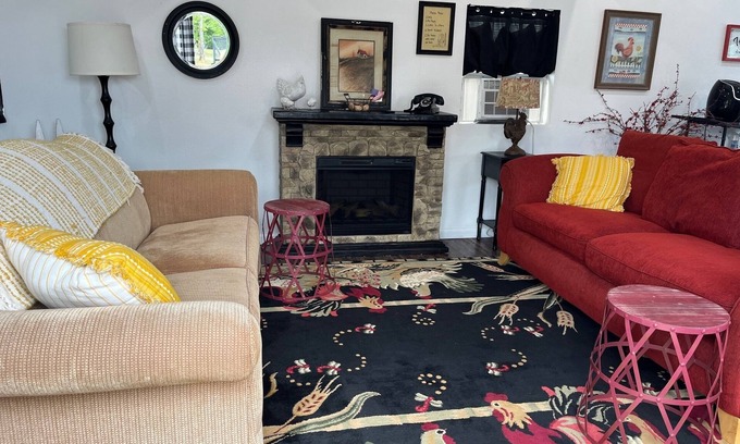 Bushyhead Cabin | Cozy Country Cabin with Modern Touches & Rooster Charm!