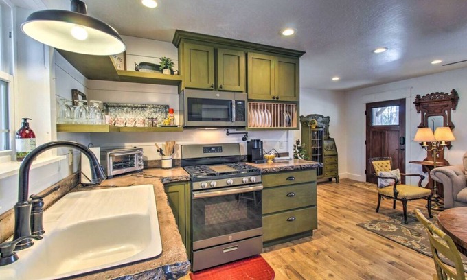 Pinedale Other | Cozy Country side Farmhouse @ Acorn Acres