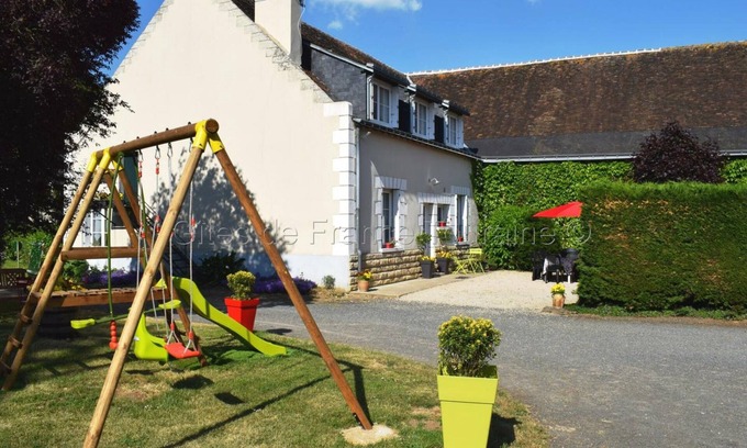 Beaumont-la-Ronce Cottage | Cozy countryside home in Touraine with private garden and antique-modern charm