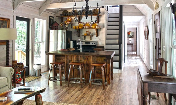 Mentone Cottage | Cozy Craftsman Cottage