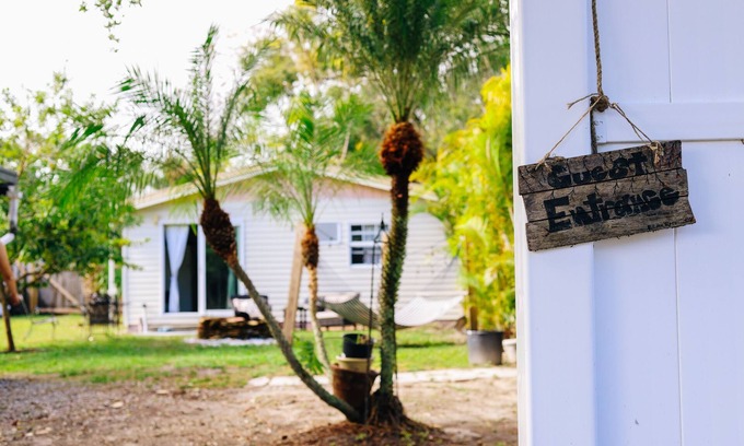 Safety Harbor House | Cozy creative getaway guesthouse