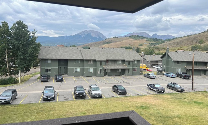 Dillon Condo | Cozy Dillon Condo with Pool, Hot Tub & Year-Round Recreation — Dog Friendly