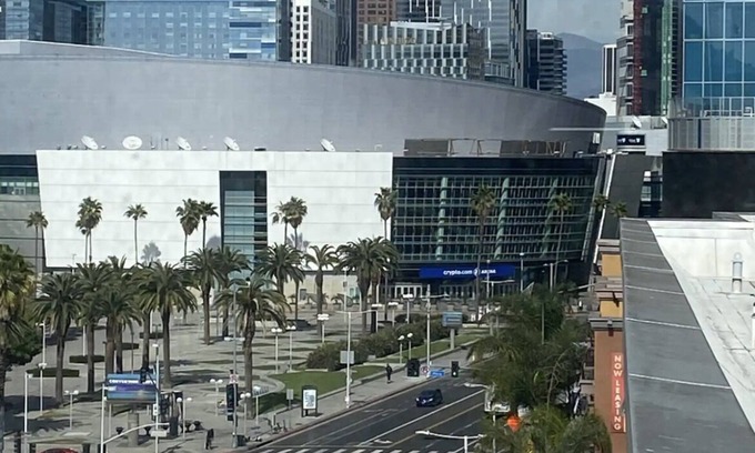 Downtown Los Angeles Apartment | Cozy DTLA 1BD Condo in Hart of LA LIVE w/Stunning Views, pool & parking!