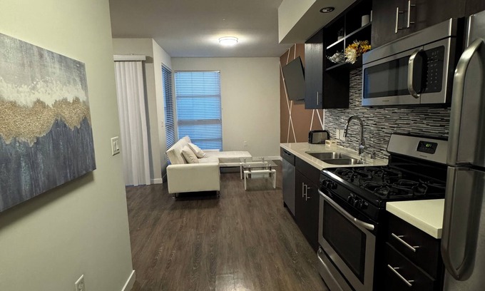Historic Core Apartment | Cozy DTLA 1BR-1BA Near Crypto Arena - 2 min walk