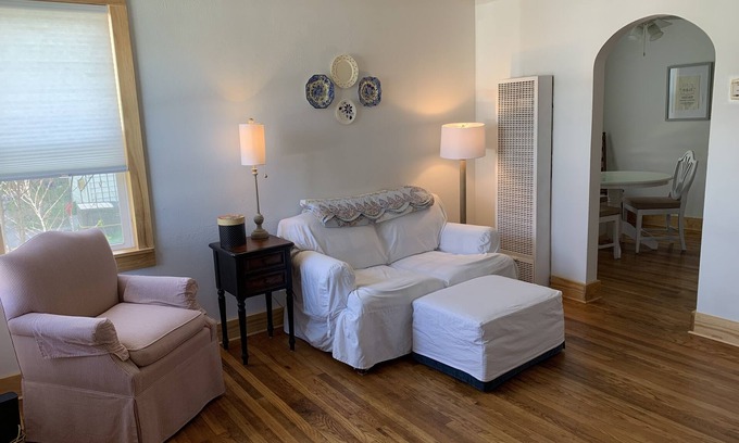 Cheyenne House | Cozy Dwelling Three blocks from UMC and Downtown