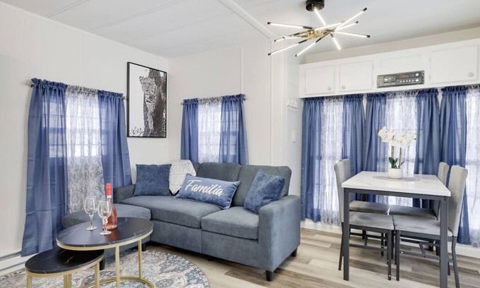 Gouldsboro Cabin | Cozy Eagle Lake 2BR Pocono Cabin Near Attractions