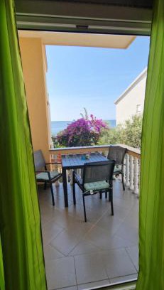 Mandre Apartment | Cozy family apt Iris only 20m from the beach in Mandre