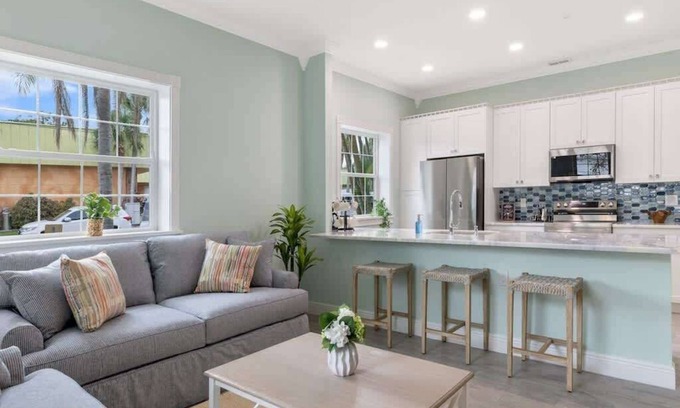 Sebastian Apartment | Cozy first floor waterside condo