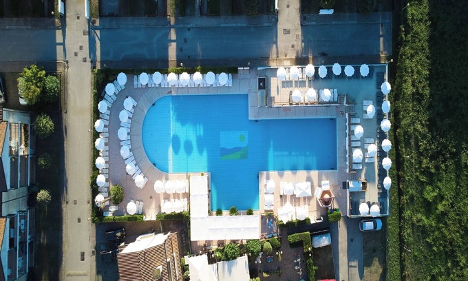 Rosapineta Apartment | Cozy flat in a bright residence-Beahost