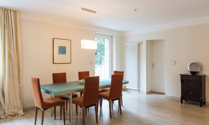 Wilmersdorf Apartment | Cozy Garden Apartment with Terrace. Easy access to transport