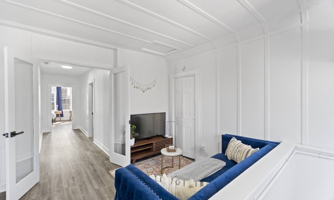 East Rock House | Cozy Gem in Heart of East Rock |King Bed| Near DT and Yale | Free Parking