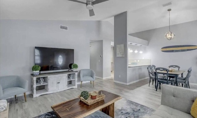 Jacksonville Beach House | Cozy Getaway - Close to Beach Fun and Mayo Clinic!