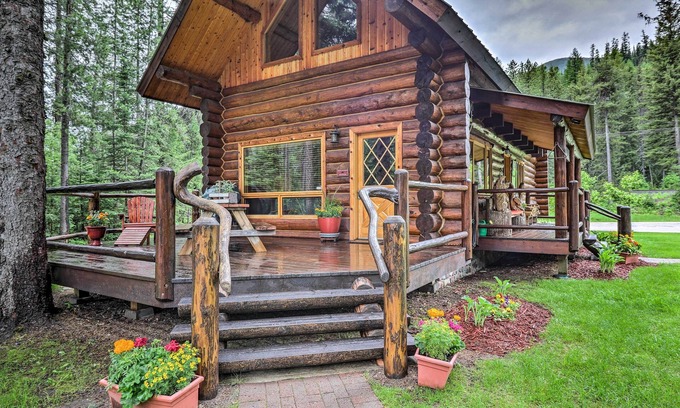 Essex Cabin | Cozy Glacier Park Log Cabin - 'Best in the West!'