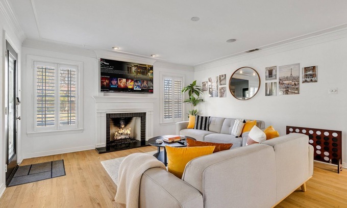 Dallas House | Cozy Group Friendly Oasis-Perfect for Celebrations