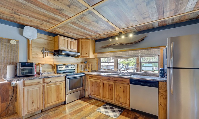 Copeland House | Cozy Grove Vacation Rental Near Neosho River