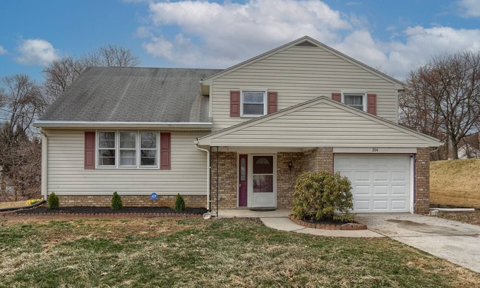 Harrisburg House | Cozy Guest Home At Fairville