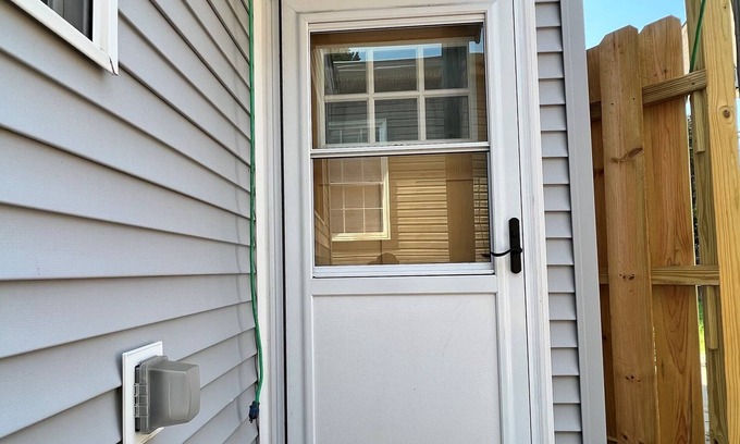 Silver Spring House | Cozy Guesthouse w/free parking, 15 minutes to D.C., Pet Friendly