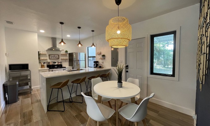 Downtown Fort Lauderdale House | Cozy Home-Close to Downtown, Beaches & Restaurants