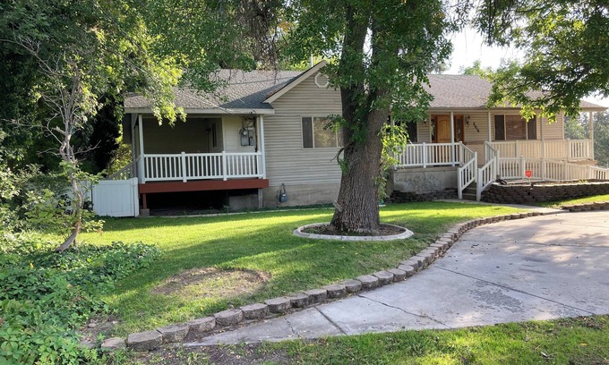 Holladay House | Cozy home for family trip.n5-bedroom house with AC in Salt Lake City