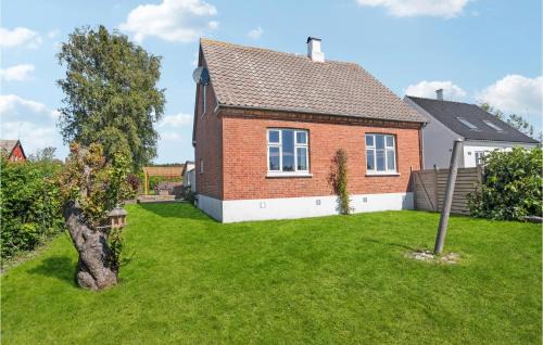 Pedersker House | Cozy Home In Aakirkeby With Wifi