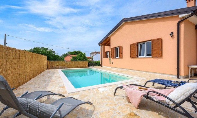 Bibali House | Cozy home in Buje with WiFi