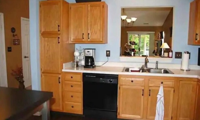 Acton House | Cozy Home in Greenwood area!