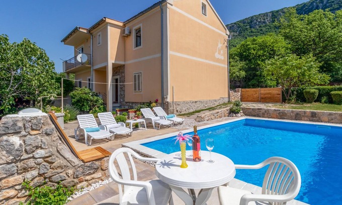 Vinodolska opcina House | Cozy home in Grizane with kitchen