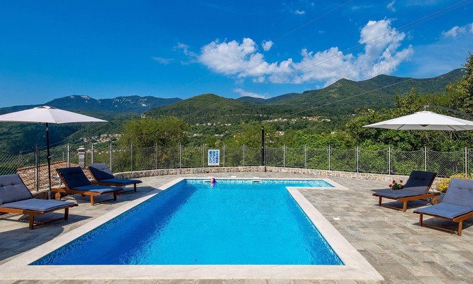 Opatija House | Cozy home in Icici with house sea view